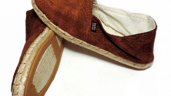 Alpargata de carpincho con base de yute y goma