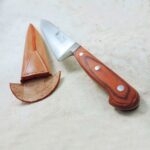 Cuchillo de asador, cabo de madera, vaina de suela artesanal