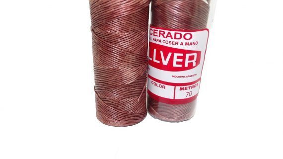 Hilo de nylon encerado color marrón bobina chica marca Pillver