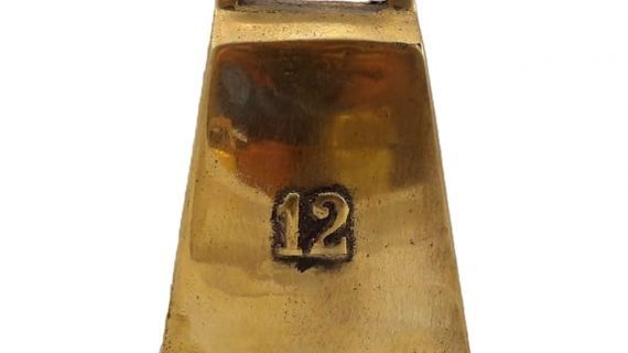 Cencerro de bronce pulido rectangular número 12