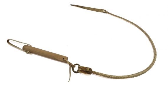 Arreador trenzado con cabo de madera