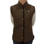 Chaleco de dama matelasse chocolate con broche