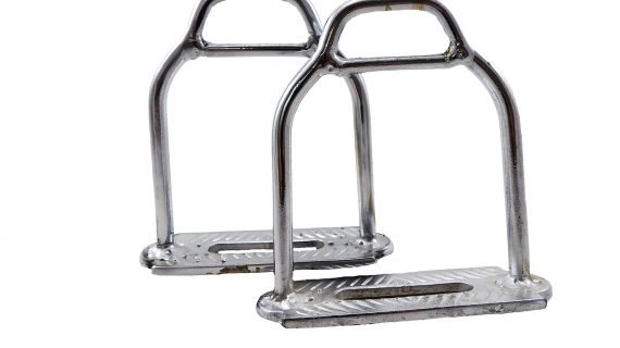 Estribos de hierro niquelado chicos