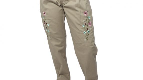 Bombacha de gabardina beige bordada para dama