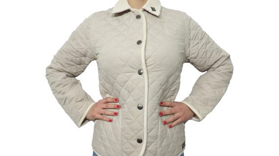 Campera de dama matelasseada de microfibra color crudo