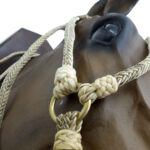 Cabezada y riendas de cuero crudo trenza chata con nudo frentero - Image 6