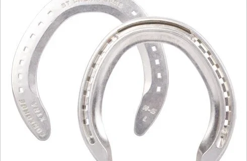 Herradura de aluminio concorde X-TRA pata c/clip por par