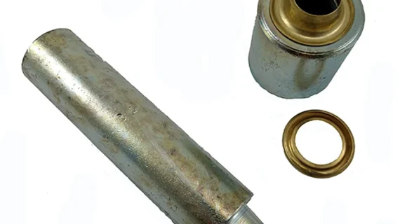 Remachador a golpe para colocar ojales