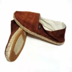 Alpargata de carpincho con base de yute y goma