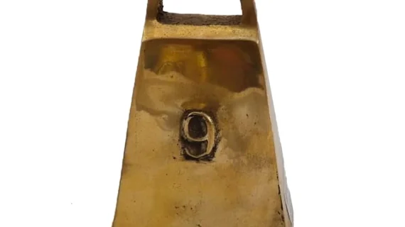 Cencerro de bronce pulido rectangular número 9