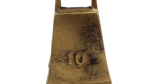 Cencerro de bronce pulido rectangular número 10