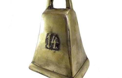 Cencerro de bronce pulido rectangular número 14
