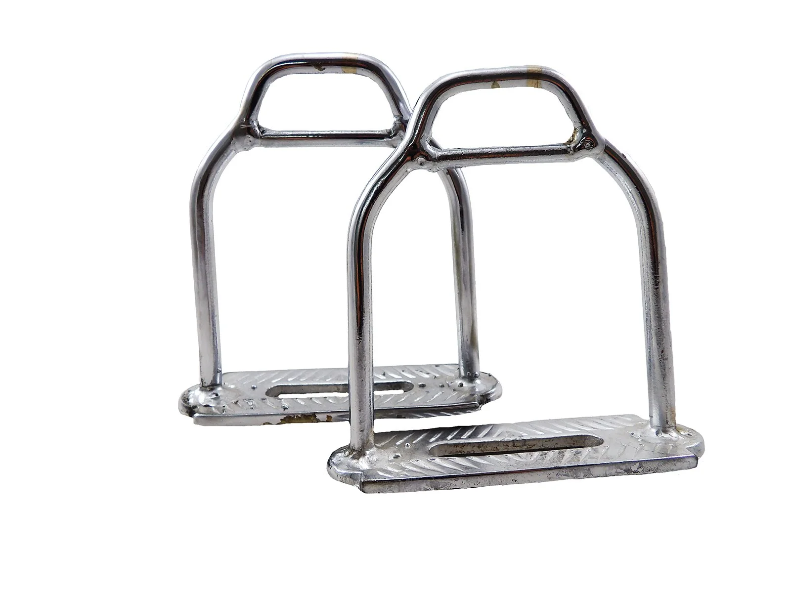 tcr-4363-1-1772132464.webp Estribos de hierro niquelado chicos - Image 1