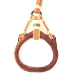 Estribos tipo pata de gallo de cuero crudo