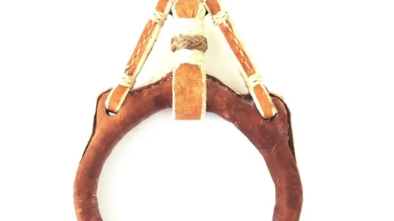 Estribos tipo pata de gallo de cuero crudo