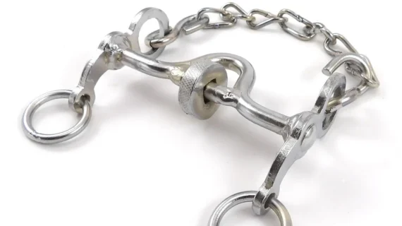 Freno de hierro niquelado con coscoja para pony