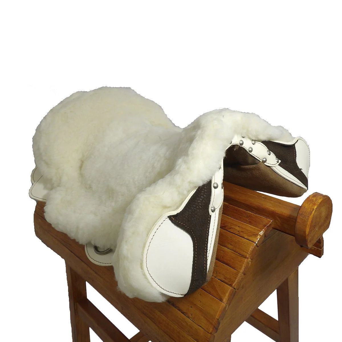 tcr-4613-2-1772132561.webp Recado chileno común con pellón blanco - Image 1