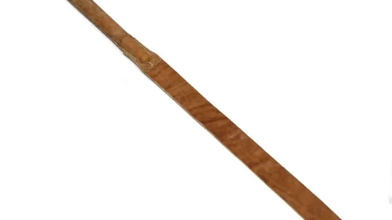 Rebenque con cabo de madera