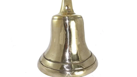 Campana grande de bronce pulido