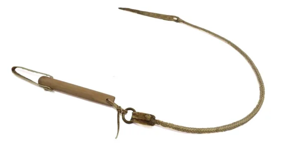 Arreador trenzado con cabo de madera