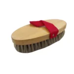 Cepillo de cerda con tapa de madera