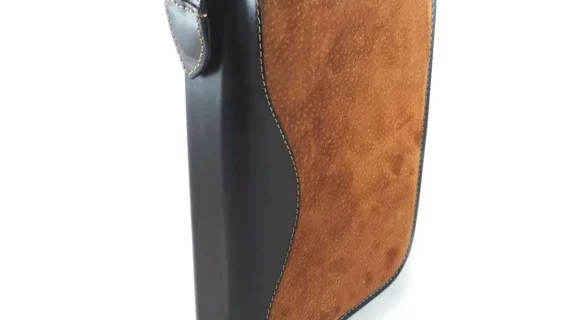 Agenda de cuero de carpincho y cuero vacuno