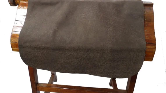 Sobrepuesto de cuero vacuno imitación carpincho