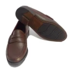 Mocasín clásico fondo de goma con vincha marrón