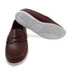 Mocasín clásico marrón con fondo de goma - Image 2