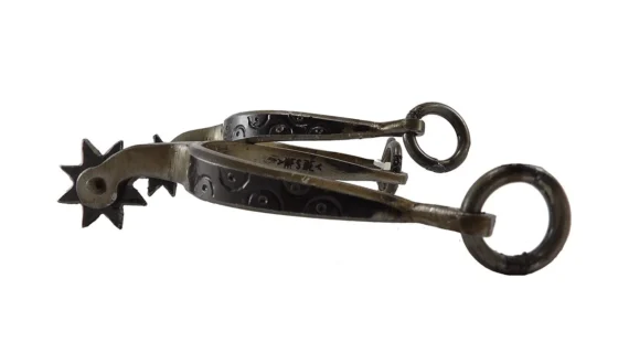Espuelas de hierro pulido modelo criolla con punta