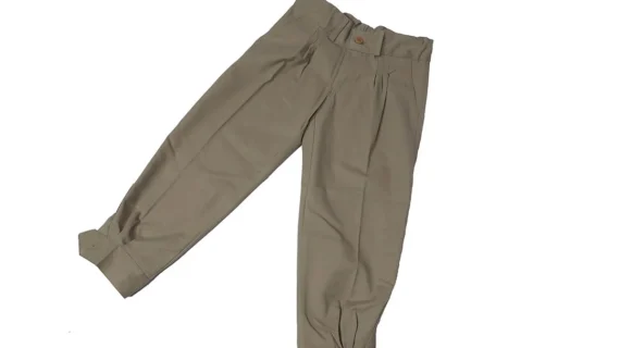 Bombacha de gabardina beige para niños