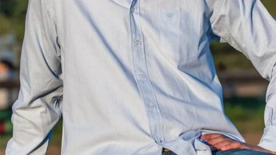 Camisa tela Oxford rayada celeste para hombre