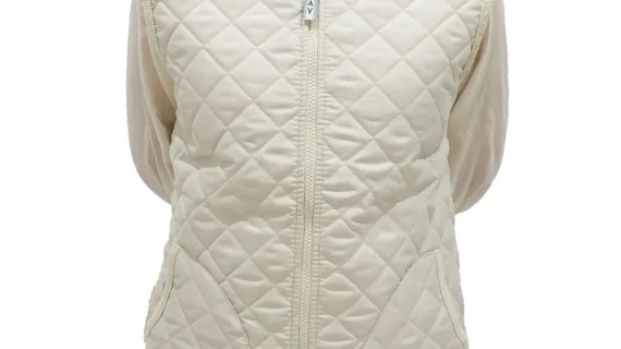 Chaleco de dama matelasse crudo con cierre