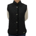 Chaleco de dama matelasse negro con broche