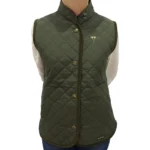 Chaleco de dama matelasse verde con broche