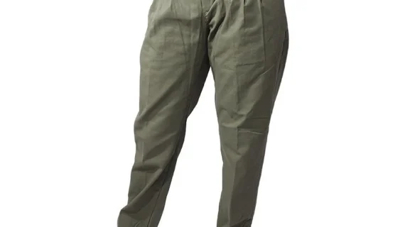 Bombacha de gabardina verde para dama
