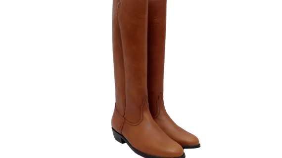 Botas de cuero engrasado caña larga fondo de suela