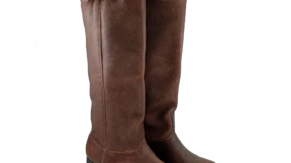 Botas de cuero caña larga blanda con hebilla marrón