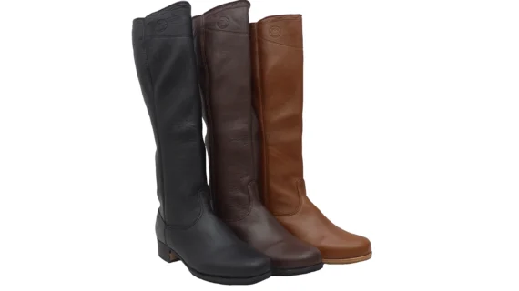 Botas de cuero caña larga blanda fondo de suela